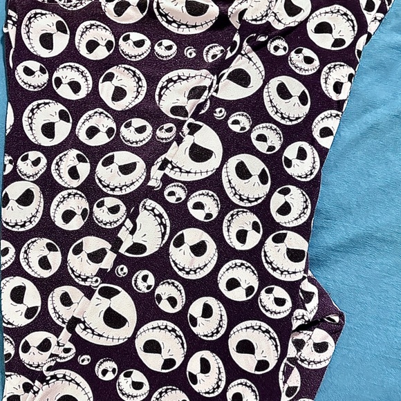 LuLaRoe Black/White Skull Leggings TC2 - Picture 1 of 2